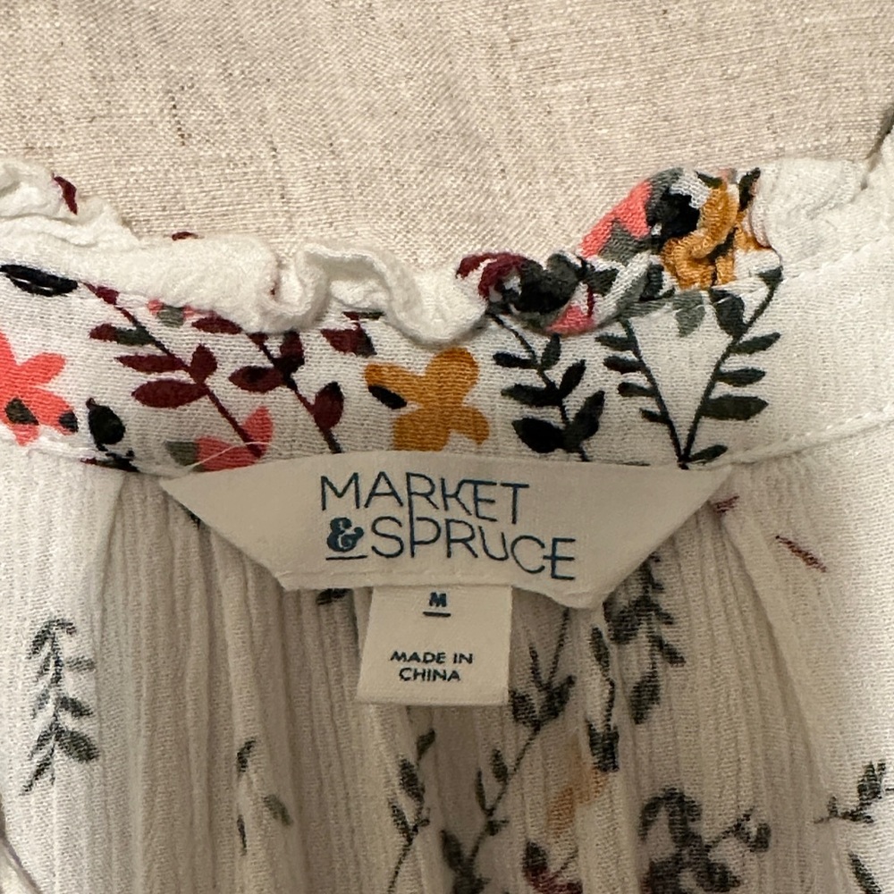 Market & Spruce White Floral Top - Picture 2 of 3